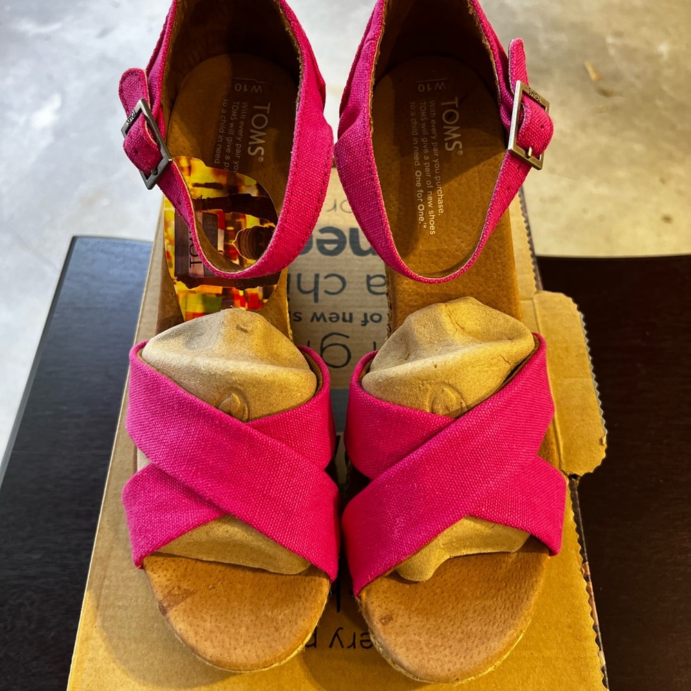 Toms wedge sandals